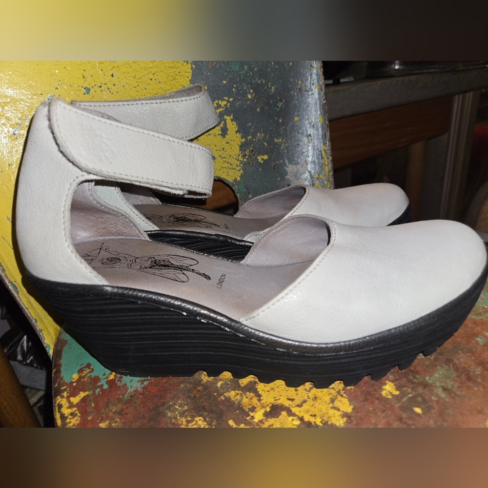 Fly London White and Black Wedge Shoes with Ankle Strap Sz 40